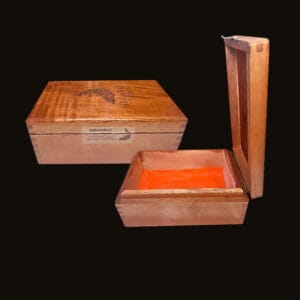A box of MBombay Mora Toro (6×52)